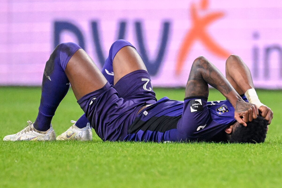 Anderlecht's Amir Murillo looks dejected after losing a soccer match between RSCA Anderlecht and SV Zulte Waregem, Wednesday 18 January 2023 in Anderlecht, Brussels, on day 21 of the 2022-2023 'Jupiler Pro League' first division of the Belgian championship. BELGA PHOTO LAURIE DIEFFEMBACQ