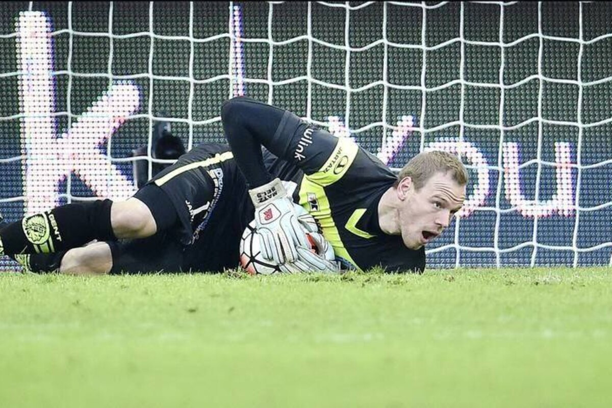 Sels Matz goalkeeper of KAA Gent during the Jupiler Pro League match between AA Gent and RSC Anderlecht in Gent, Belgium. *** GENT, BELGIUM 17-01-2016 Photo by Johan Eyckens / Photonews *** PICTURES NOT INCLUDED IN THE CONTRACTS