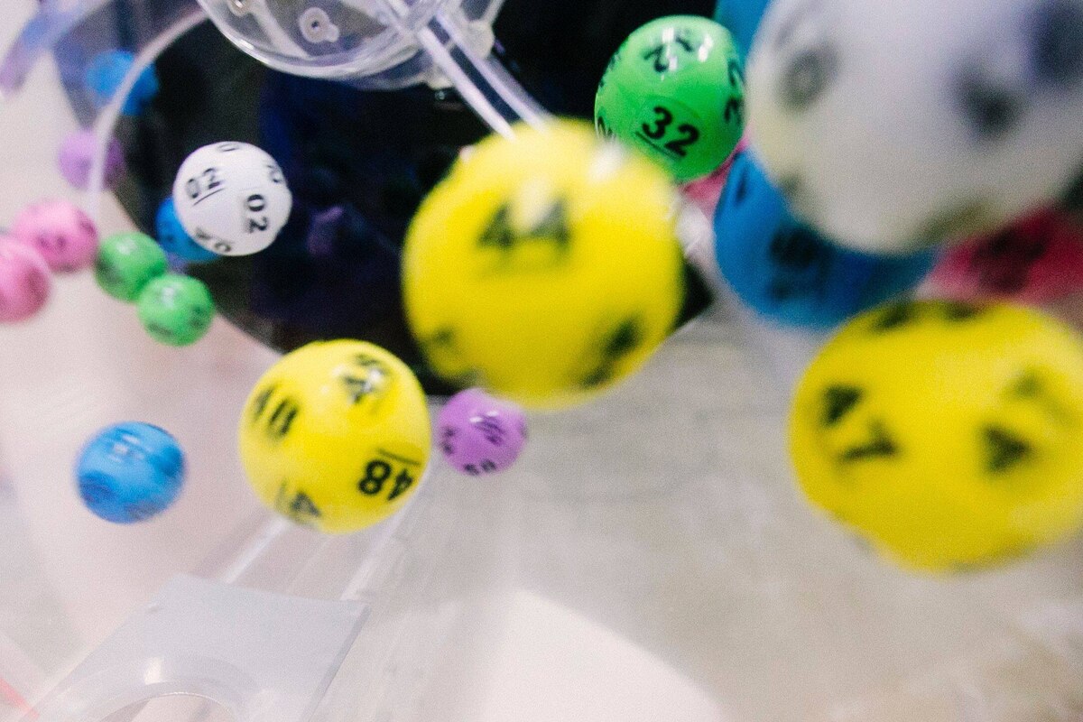 Vous avez des histoires de lotto, de gros lots, de rendez-vous raté avec la fortune : deux artistes ont besoin de vous