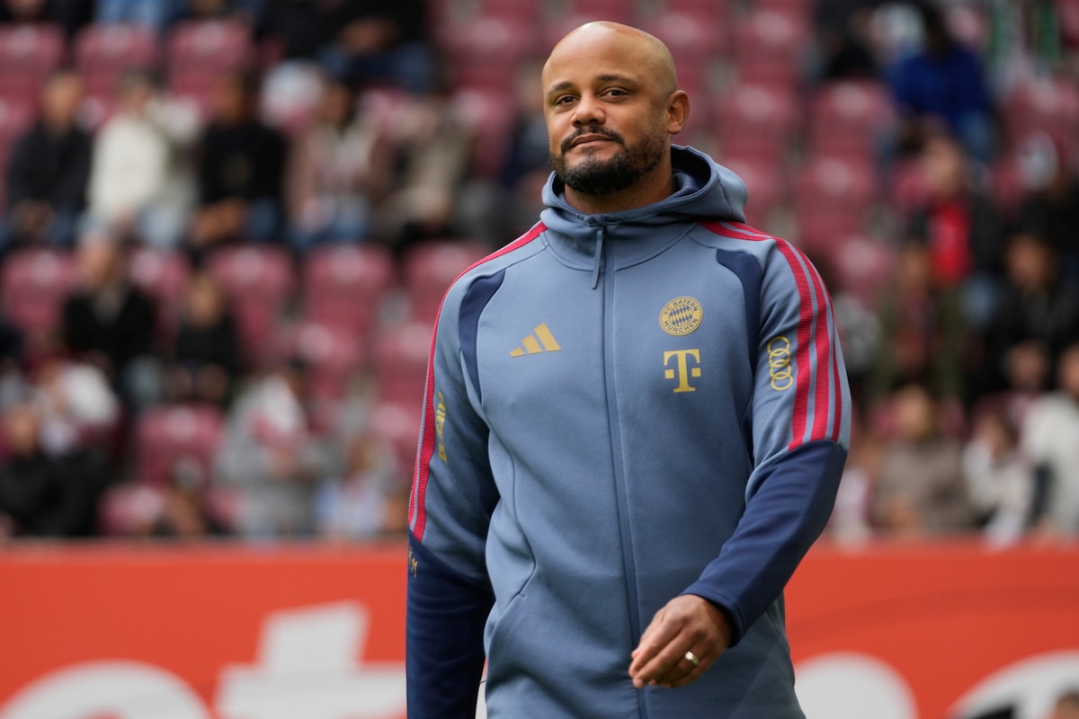 Bayern's head coach Vincent Kompany arrives for the German Bundesliga soccer match between FC Augsburg and FC Bayern Munich in Augsburg, Germany, Oct. 10, 2026. (AP Photo/Matthias Schrader)