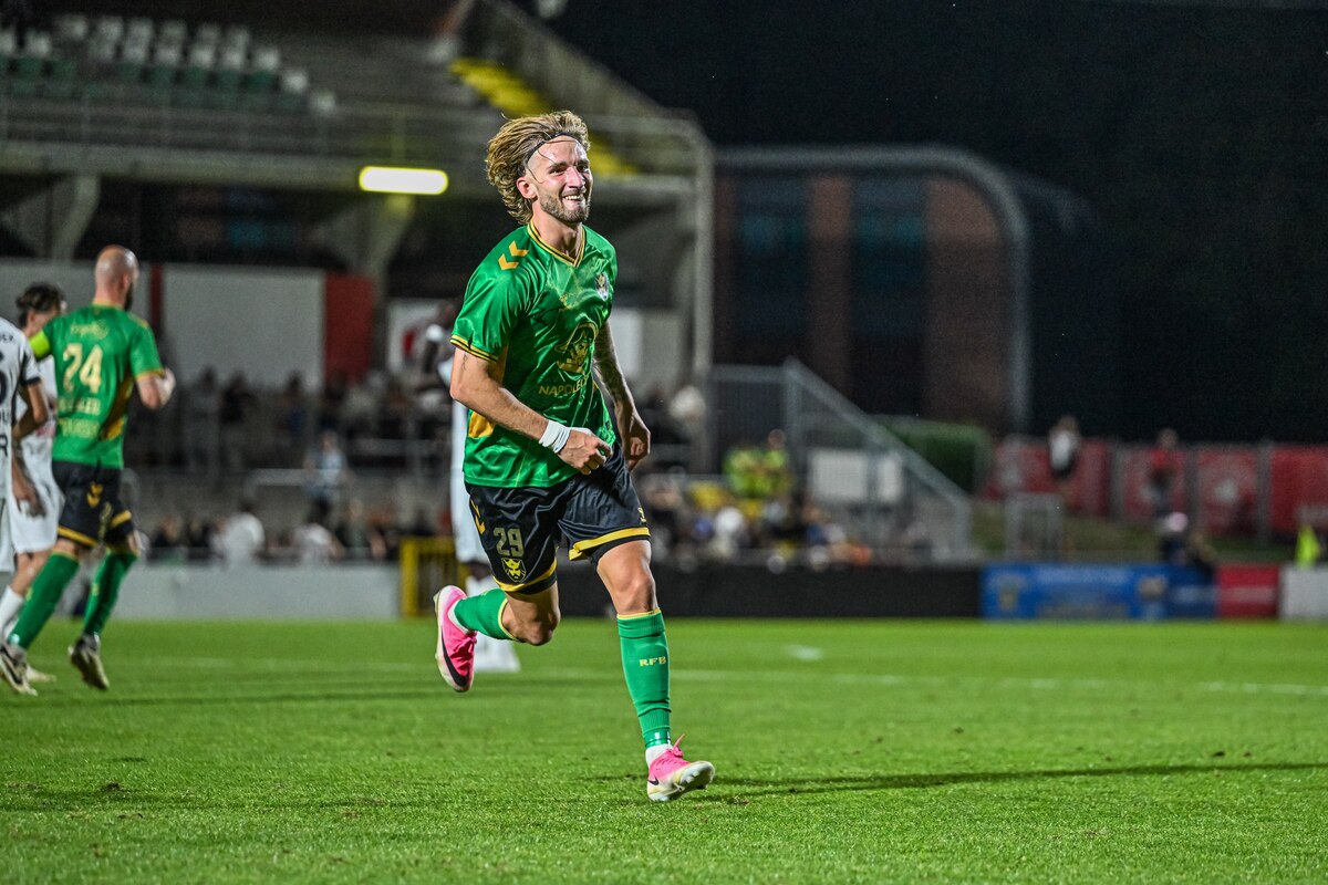 Francs Borains' Maxime Bastian celebrates after scoring during a soccer match between Royal Francs Borains and KSC Lokeren, Sunday 6 September 2026 in Boussu, on day 4 of the 2026-2027 'Challenger Pro League' 1B second division of the Belgian championship.
BELGA PHOTO EMILE WINDAL