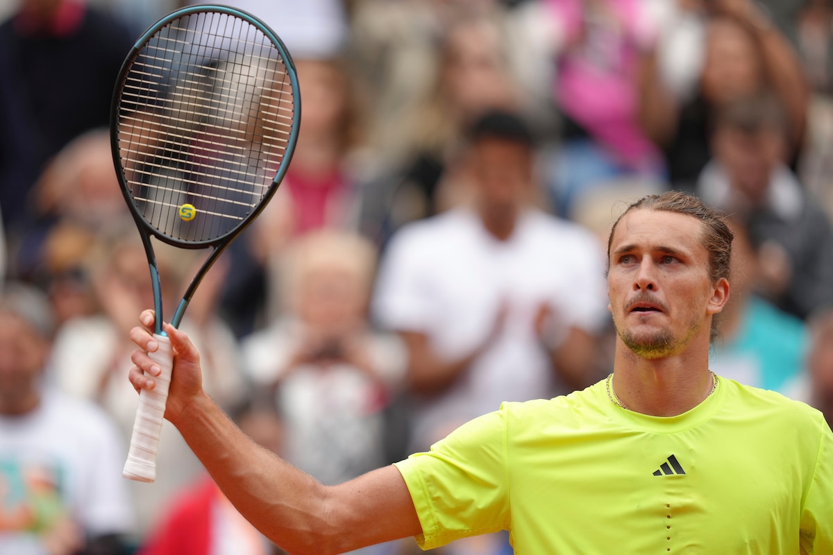 Germany's Alexander Zverev reacts after defeating United States' Learner Tien during their first round match of the French Tennis Open, at the Roland-Garros stadium, in Paris, Tuesday, May 27, 2025. (AP Photo/Aurelien Morissard)