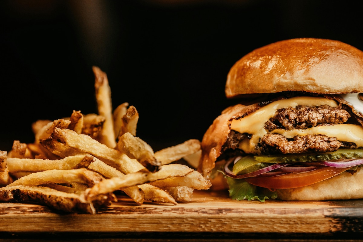 Le smash burger fait fureur auprès des Belges.