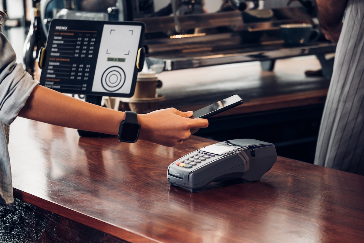 Les commerçants sont tenus d’accepter les paiements électroniques et les paiements en espèces mais ils affichent parfois leur préférence...