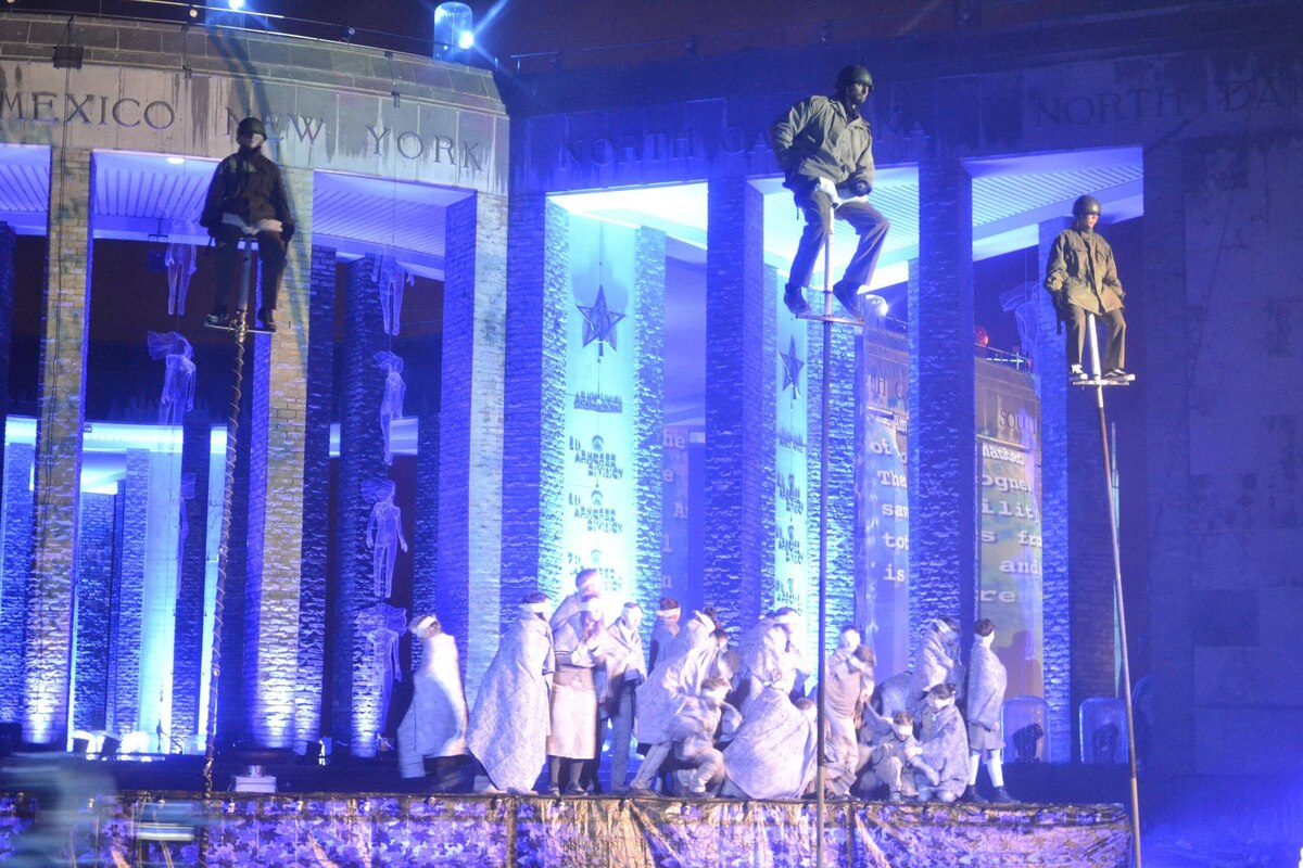 75 ans de la Bataille des Ardennes : le Mardasson a illuminé la nuit avec un spectacle son et lumière
