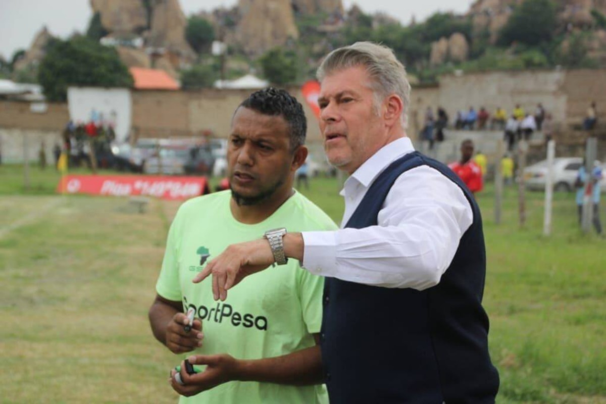 Limogé d'un club africain après des propos racistes, le Belge Luc Eymael se défend: "Je ne suis pas raciste, loin de là"