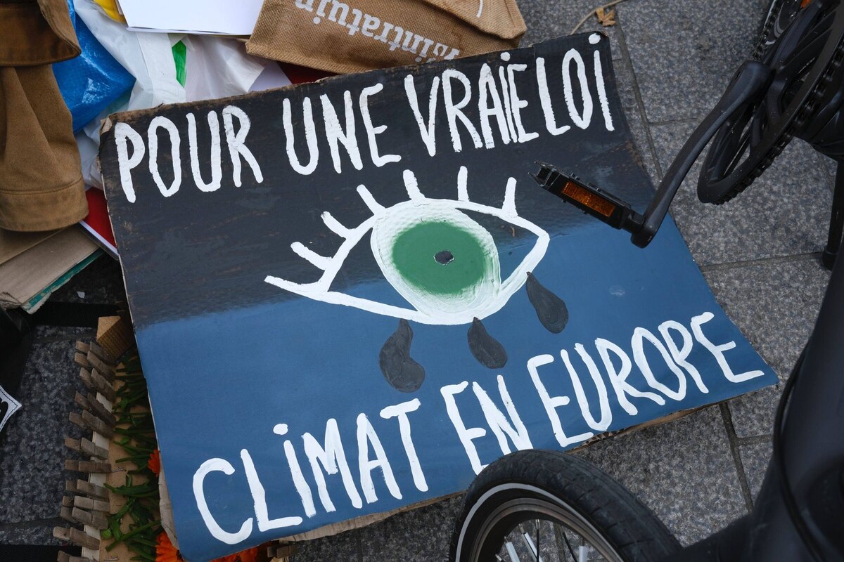 Environ 500 personnes marchent pour le climat à Bruxelles