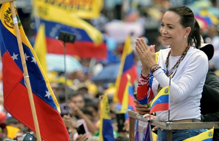 <p>La cheffe de l'opposition vénézuélienne Maria Corina Machado lors d'un rassemblement de campagne du candidat à la présidence Edmundo Gonzalez Urrutia, à Barinas, au Venezuela, le 6 juillet 2024</p>