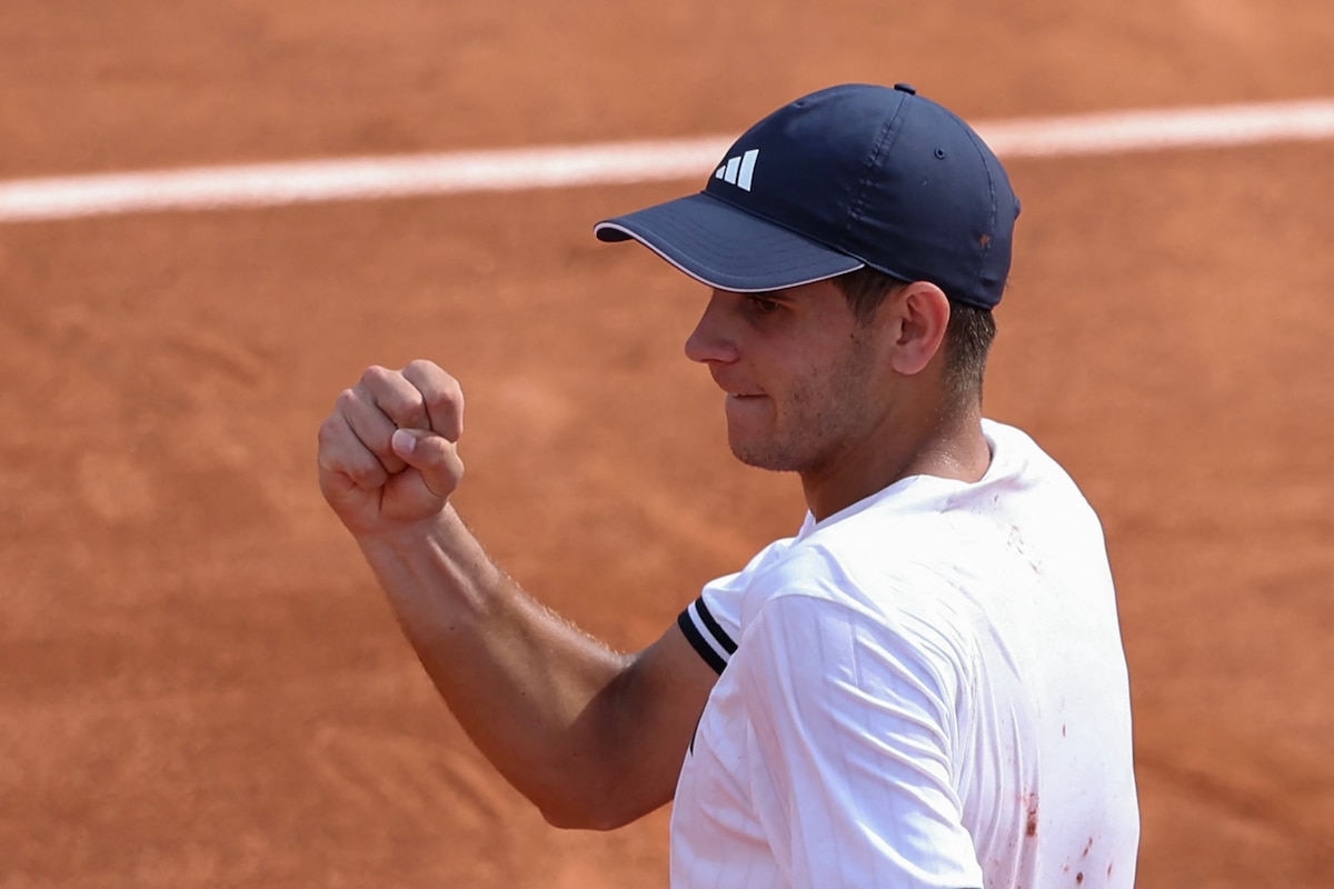 Spain's Rafael Jodar celebrates his victory over US Alex Michelsen during their men's singles match on day 6 of the French Open tennis tournament on Court Simonne-Mathieu at the Roland-Garros Complex in Paris on May 29, 2026. (Photo by ALAIN JOCARD / AFP)