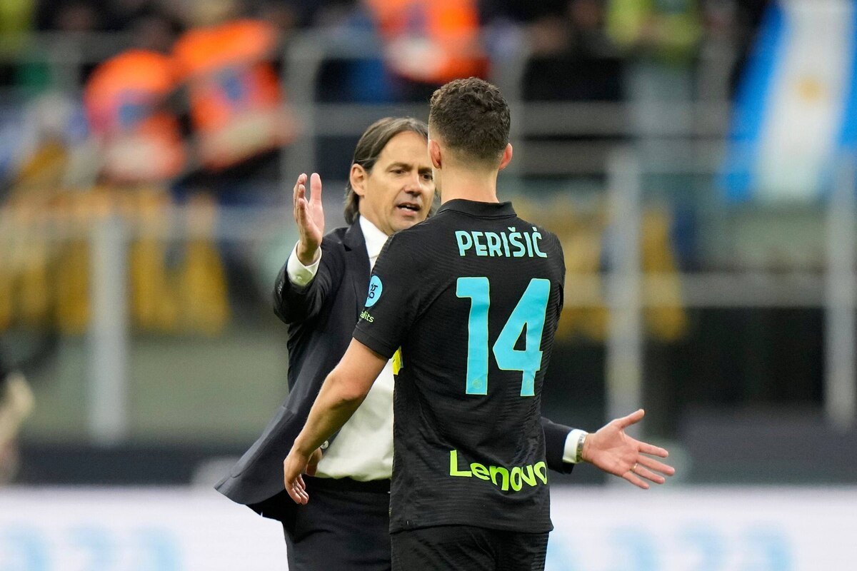Serie A : l'Inter Milan recolle en tête en dominant l'Hellas (VIDEOS)