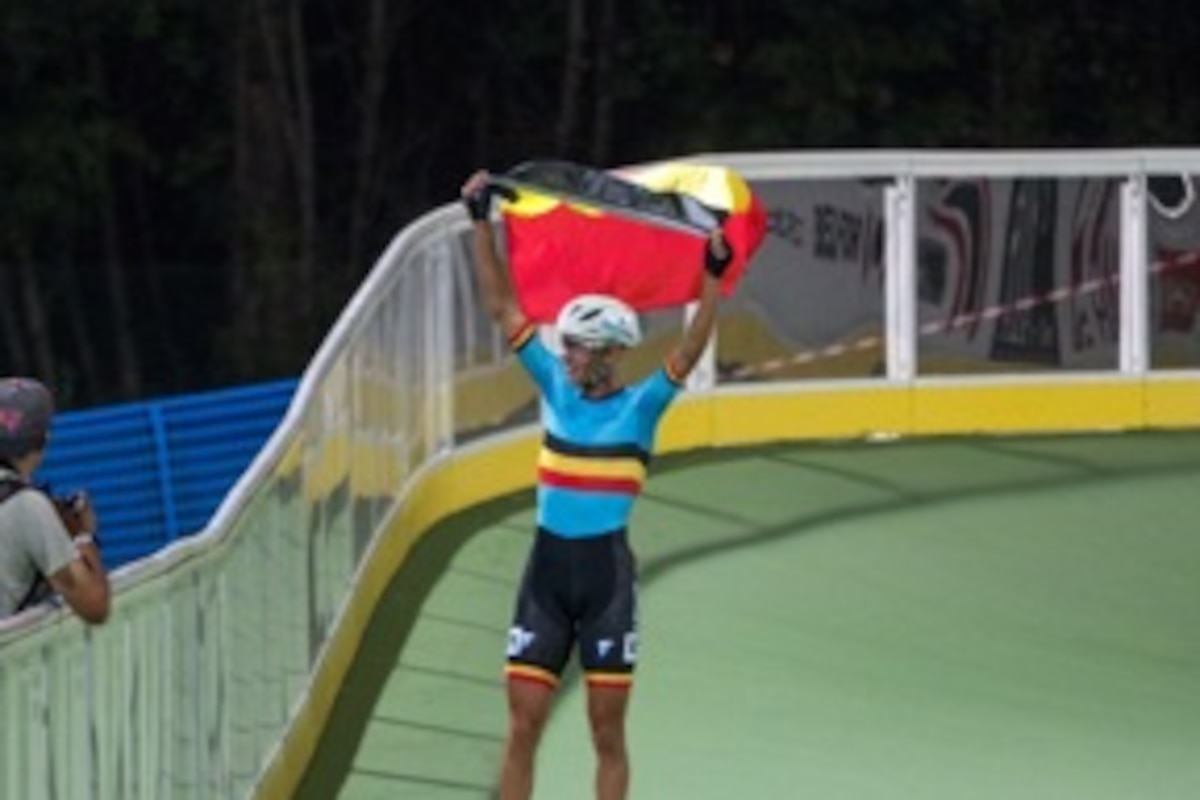 Euro de roller - Swings se pare d'or sur la course par élimination de 10 km, Vanhoutte de bronze sur 500 m