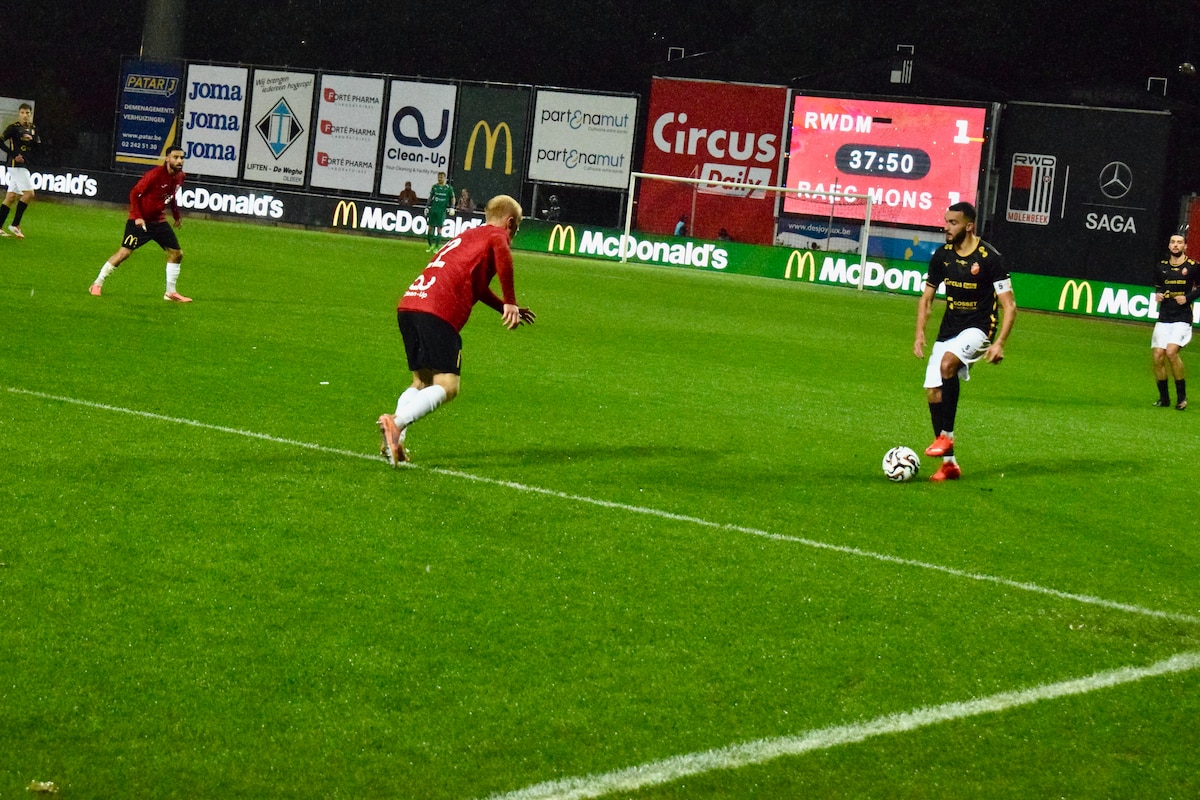 Le Montois Naïm Boujouh a marqué contre son camp face au RWDM.