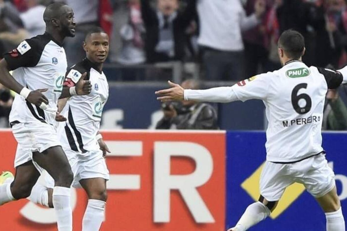 Guingamp remporte le titre face à Rennes (2-0)