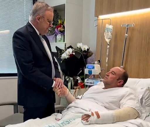 Fusillade à Sydney - Australie: le "héros" de l'attentat de Bondi inculpé d'agression contre son père