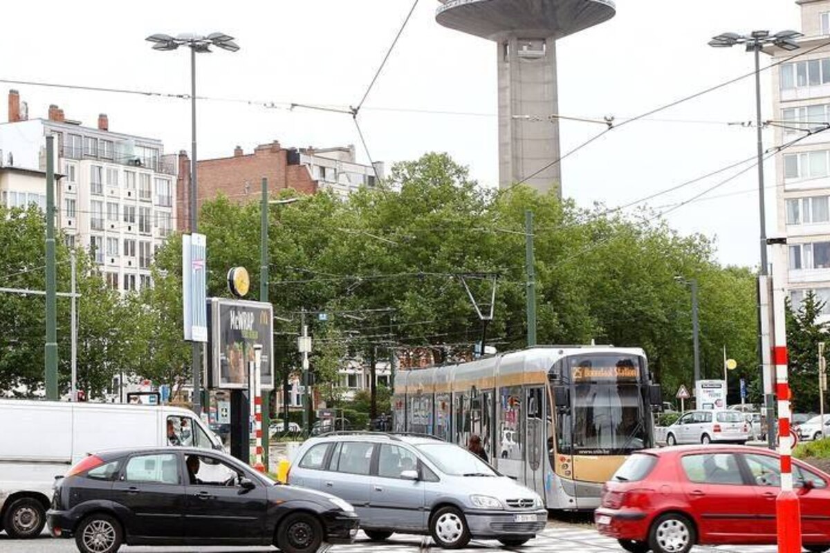 Schaerbeek: la ligne 62 de la Stib empruntée par les trams T2000 près de la place Meiser.