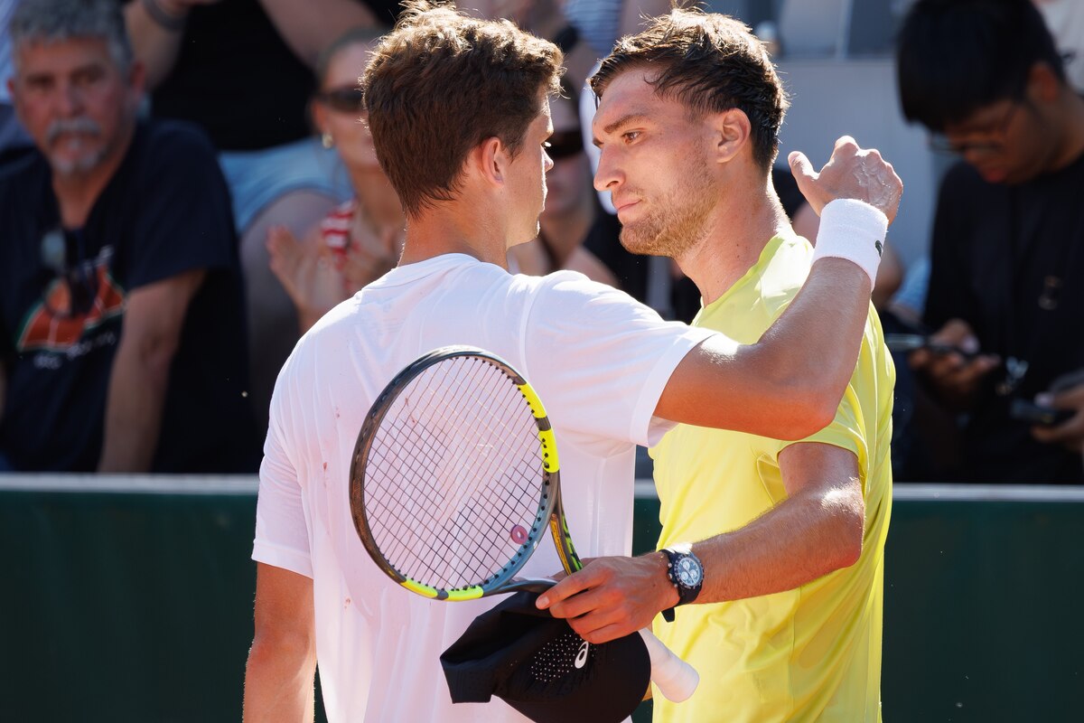 Belgian Alexander Blockx and Belgian Raphael Collignon pictured in action during the afternoon training session at the Roland Garros French Open tennis tournament, in Paris, France, Friday 22 May 2026. This year's tournament takes place from 24 May to 07 June. BELGA PHOTO BENOIT DOPPAGNE