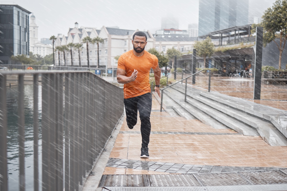 Parvenir à mener à bien son entraînement, peu importe les conditions. Et si la clé n'était pas la rigueur, mais une motivation profonde, structurée et inébranlable ?