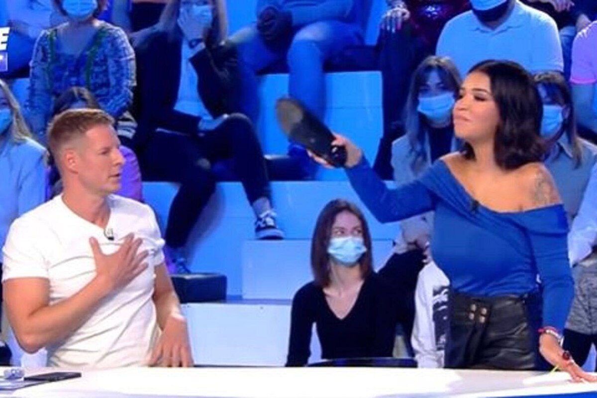 Une influenceuse décide de mettre en vente... l'eau de son bain: le business qui fait scandale dans "Touche pas à mon poste" (VIDÉO)
