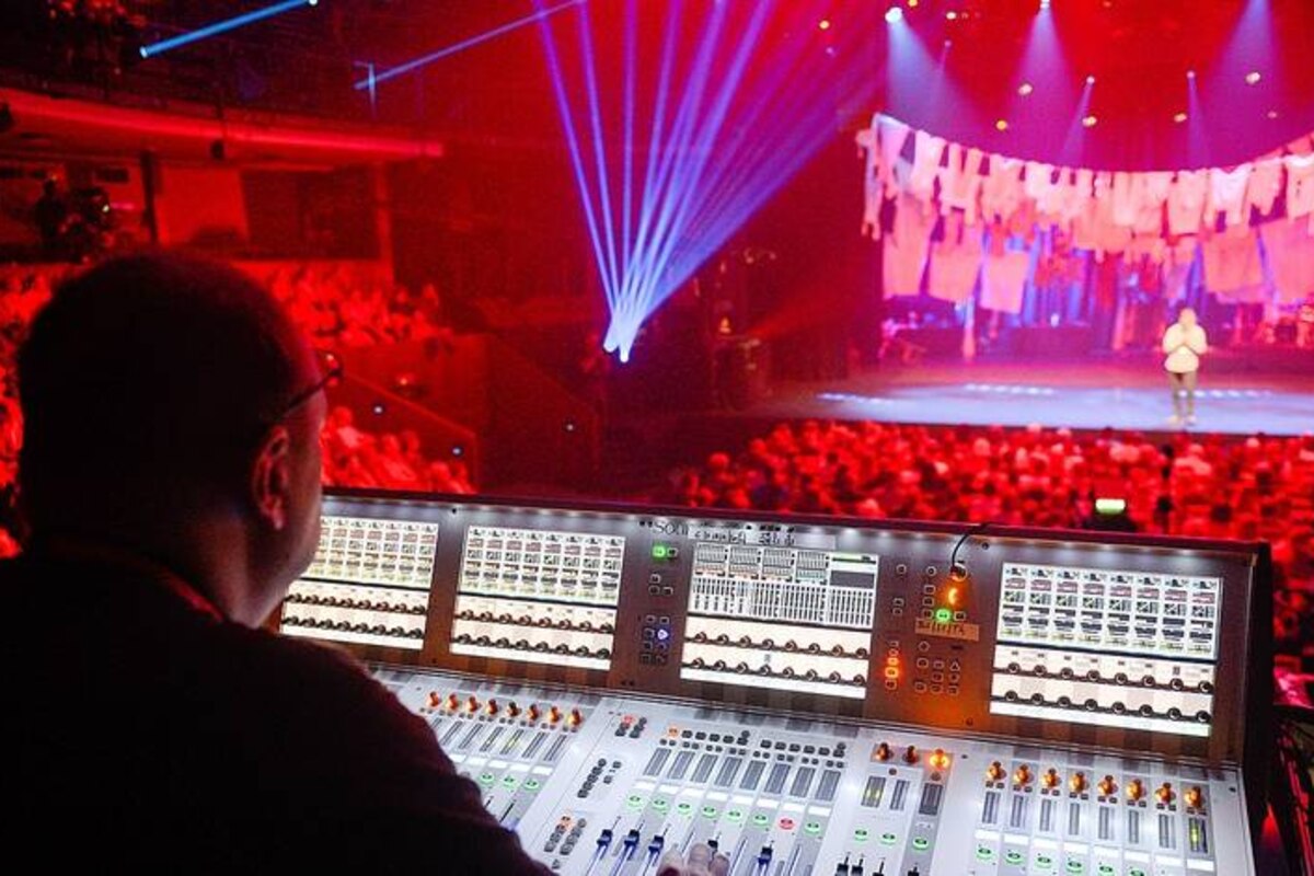 En trente ans de spectacle, François Pirette a écrit près de 250 sketches !Le 19 avril, lors d’un show spécial Best-of au Cirque Royal à Bruxelles, c’est VOUS qui prendrez les commandes du spectacle de François Pirette en choisissant en direct depuis la salle les sketches que VOUS aurez envie de voir ou de revoir.