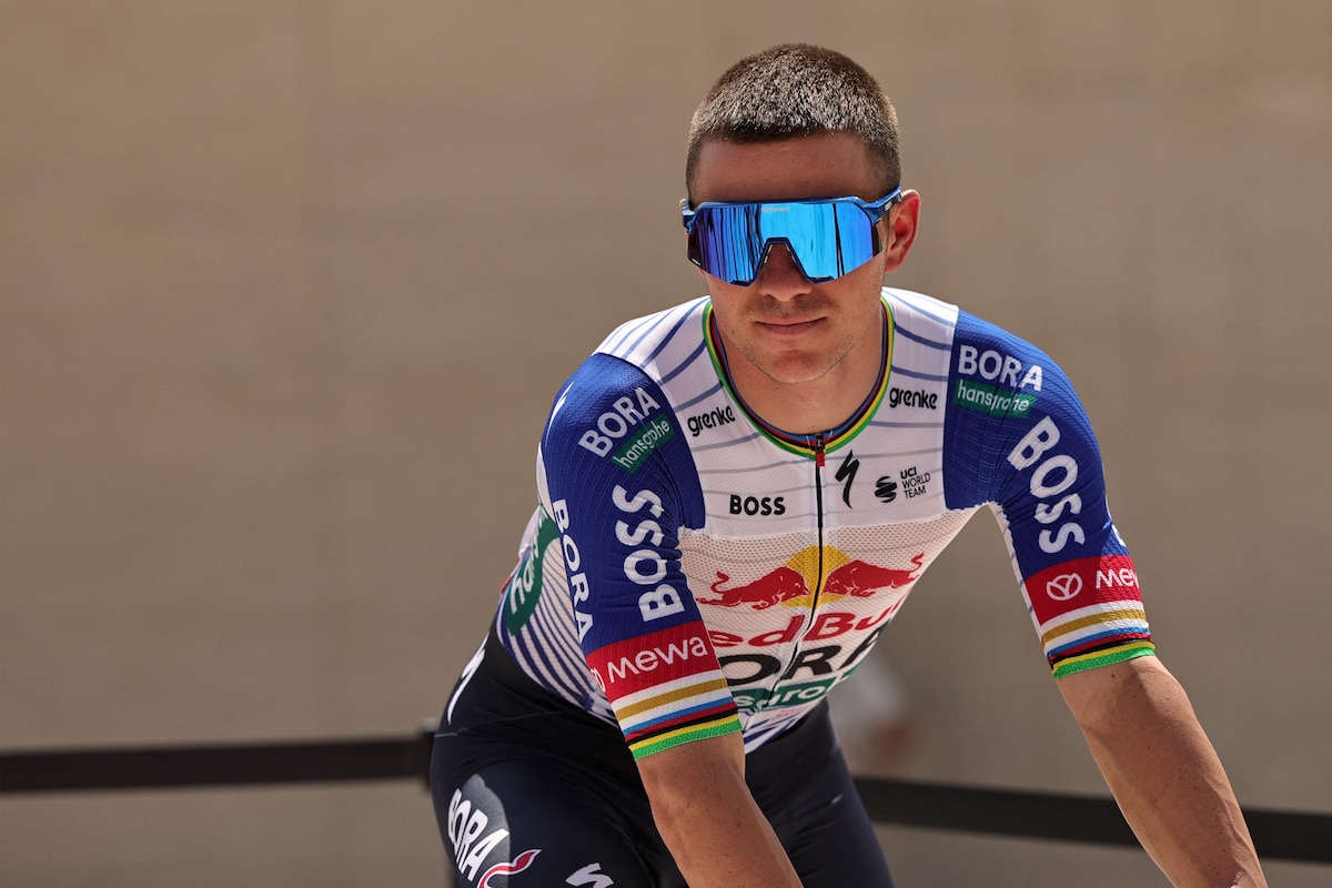 Red Bull-Bora-Hansgrohe's Belgian rider Remco Evenepoel looks on before the sixth stage of the UAE Tour cycling event from al-Ain Museum to Jebel Hafeet in Abu Dhabi on February 21, 2026. (Photo by Fadel SENNA / AFP)