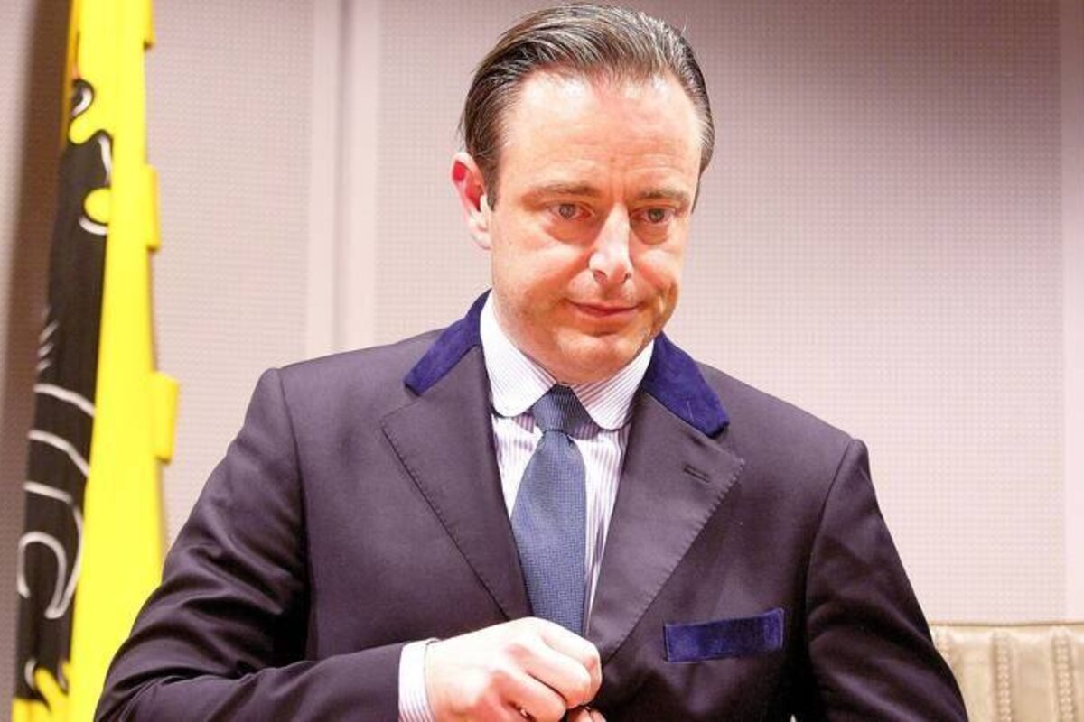20140606 - BRUSSELS, BELGIUM: N-VA chairman Bart De Wever pictured at a press conference of Flemish nationalist party N-VA and Flemish Christian Democrats CD&V on their intentions to form a Flemish Government, Friday 06 June 2014 at the Flemish Parliament in Brussels. BELGA PHOTO NICOLAS MAETERLINCK